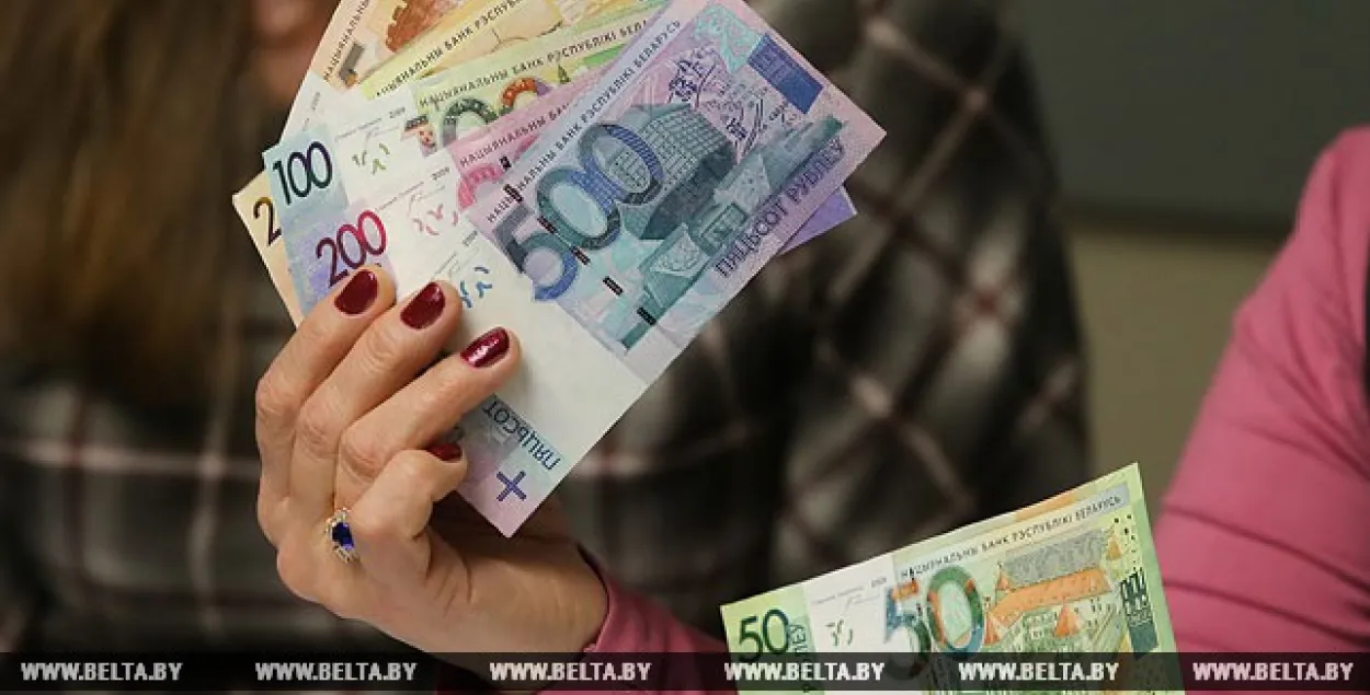 Міністр працы: Сярэдні заробак у бюджэтнікаў складзе не менш за 700 рублёў