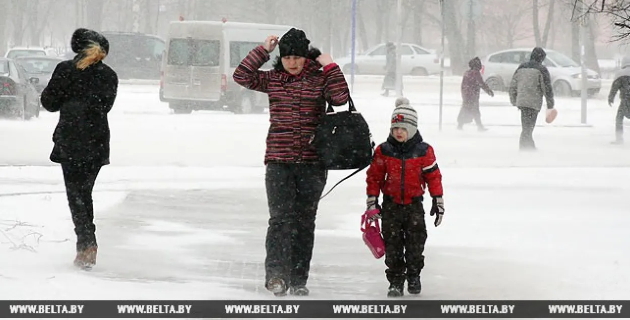 У нядзелю амаль па ўсёй Беларусі чакаюцца мокры снег і дождж