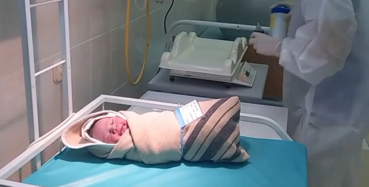Младенец в гродненской больнице / Скриншот с видео ОНТ