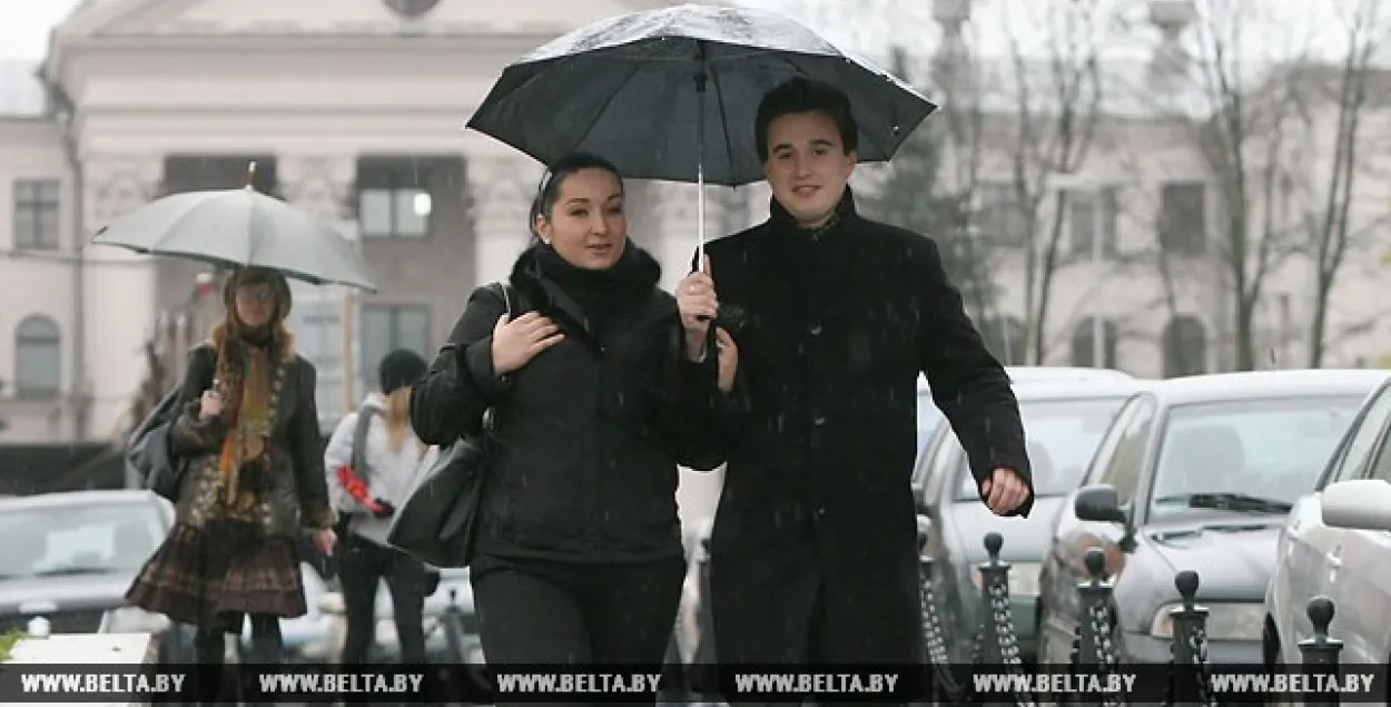 У суботу ў Беларусі чакаюцца дождж, мокры снег і моцны вецер