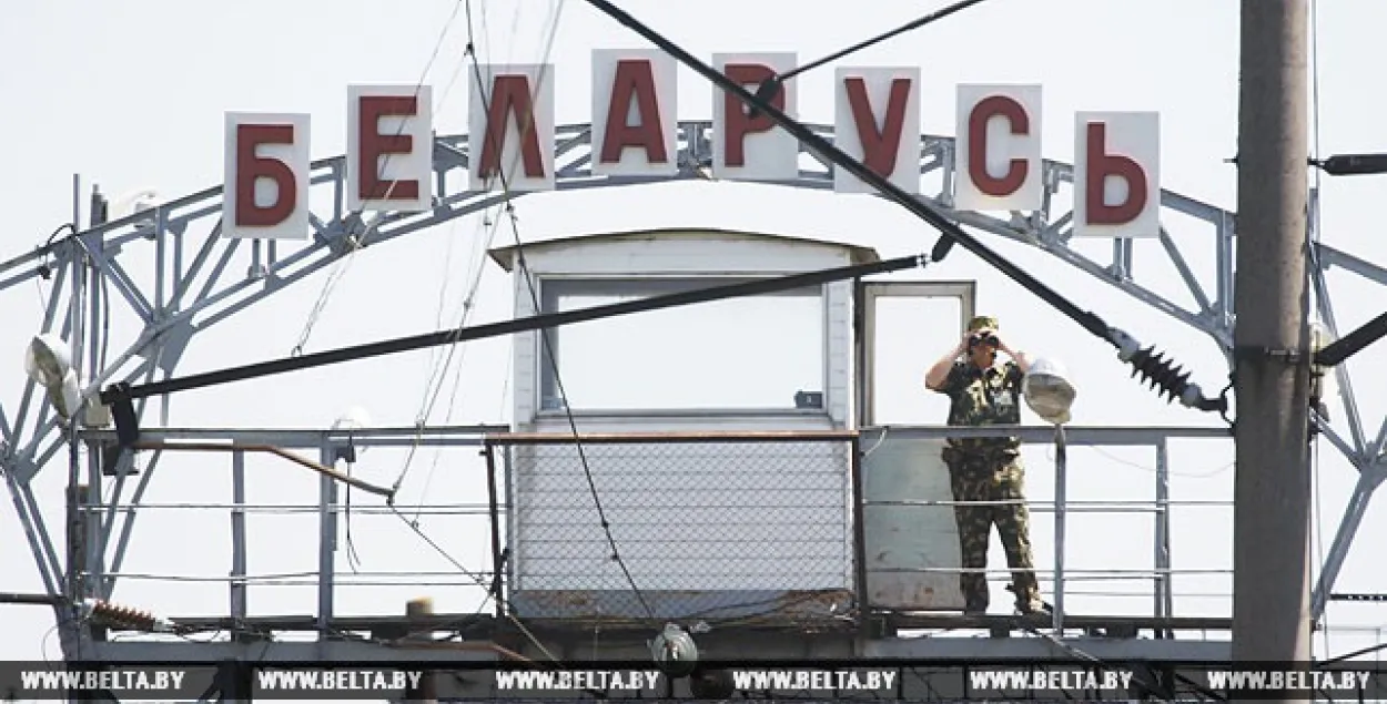Лапо: На мяжы з Украінай сёлета затрымалі 80 адзінак зброі 