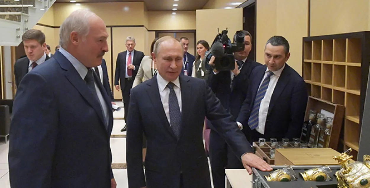 Александр Лукашенко и Владимир Путин обмениваются подарками в Сочи / president.gov.by
