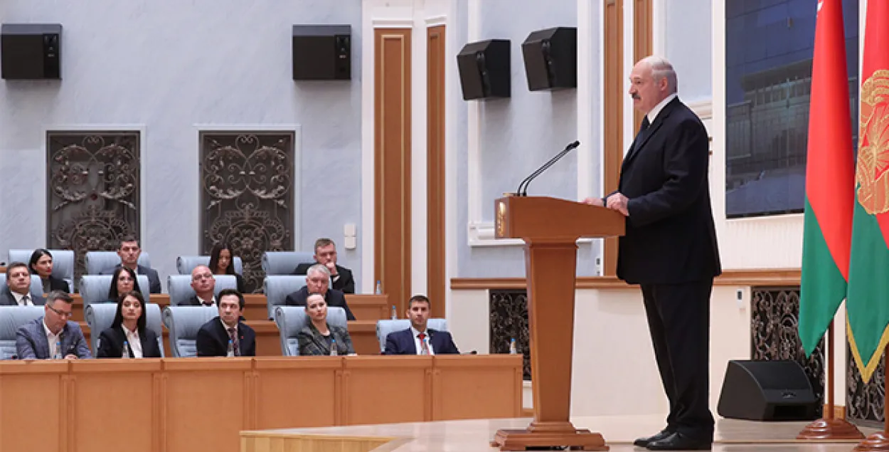 Александр Лукашенко выступает перед представителями СМИ / president.gov.by​
