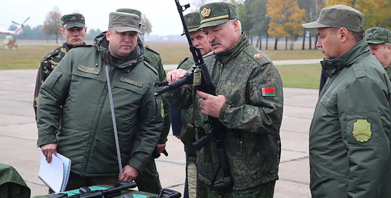 Лукашенко назвал смешными разговоры о включении Беларуси в состав России