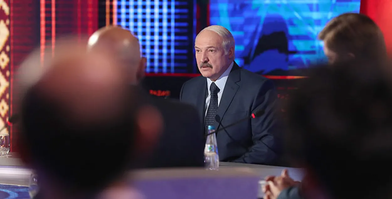 Лукашэнка: Гэта галавацяпства, калі з БМП расстрэльваюць салдата на стрэльбах