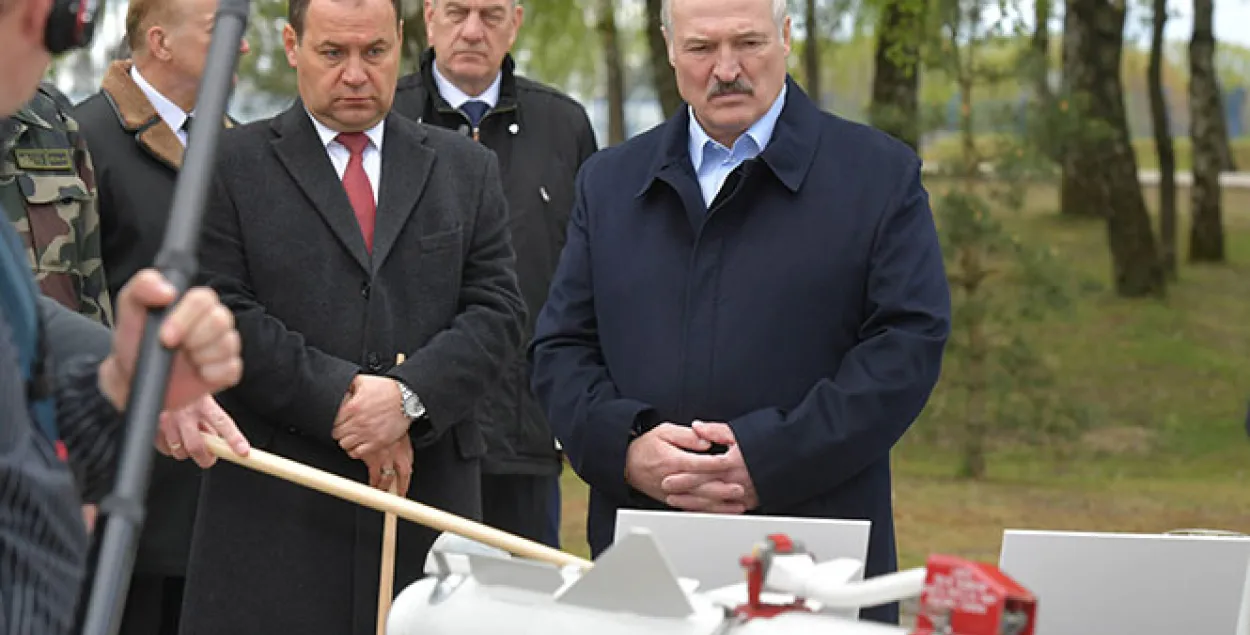 Александру Лукашенко показывают новые белорусские разработки / president.gov.by