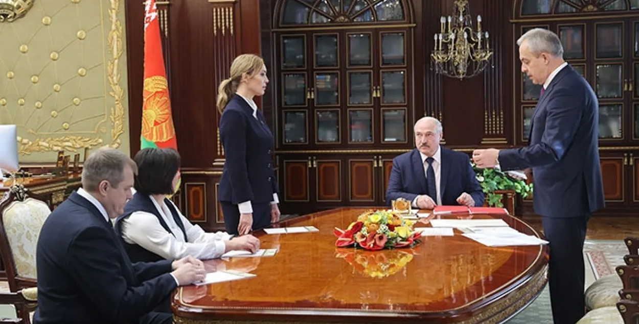 Лукашэнка і падпарадкаваныя на нарадзе па Усебеларускі&nbsp;сходзе / прэзідэнцкі сайт