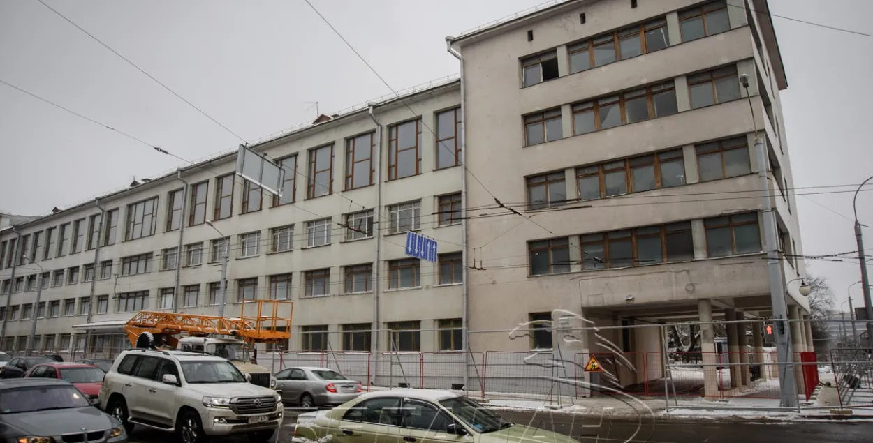 У Мінску пачалася падрыхтоўка да зносу будынка 2-й бальніцы (фота)