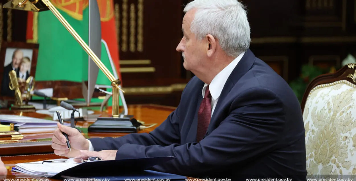 Міністр прамысловасці: Лукашэнка зноў паслаў у Зімбабвэ