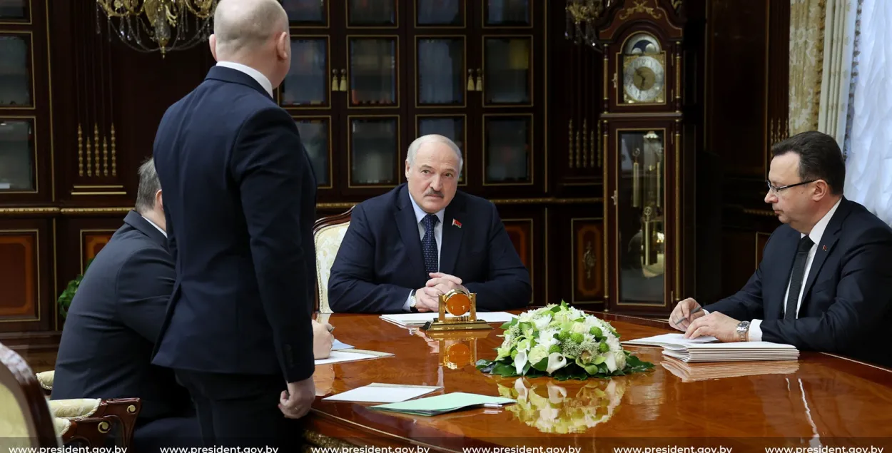 Судьба десятков врачей решалась на совещании у Александра Лукашенко 18 апреля​ / president.gov.by