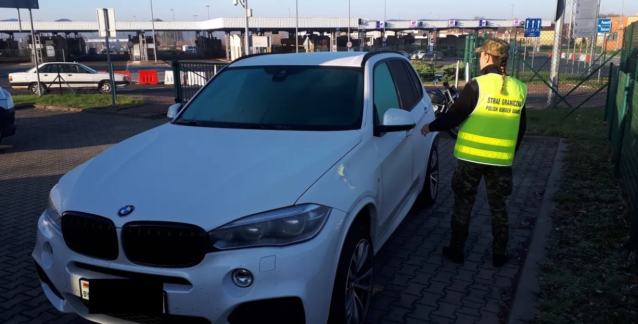 У беларускі, якая ехала з Польшчы, на мяжы забралі BMW X5