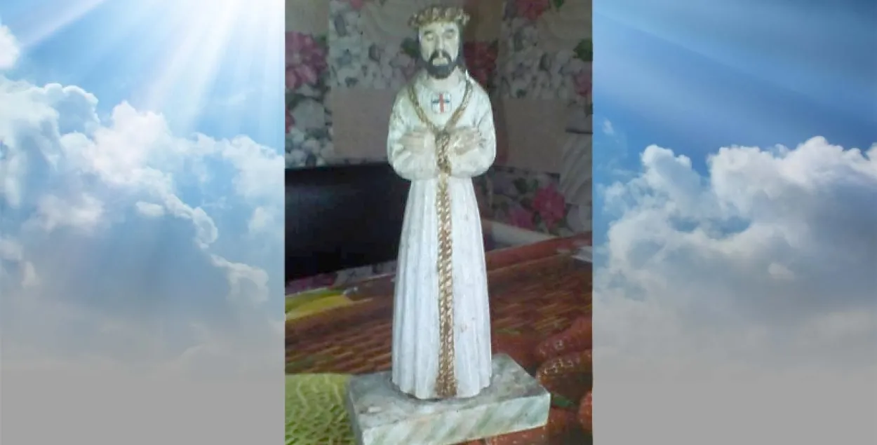 У Докшыцкім раёне ў бервяне зруба знайшлі драўляную статуэтку Ісуса Хрыста 