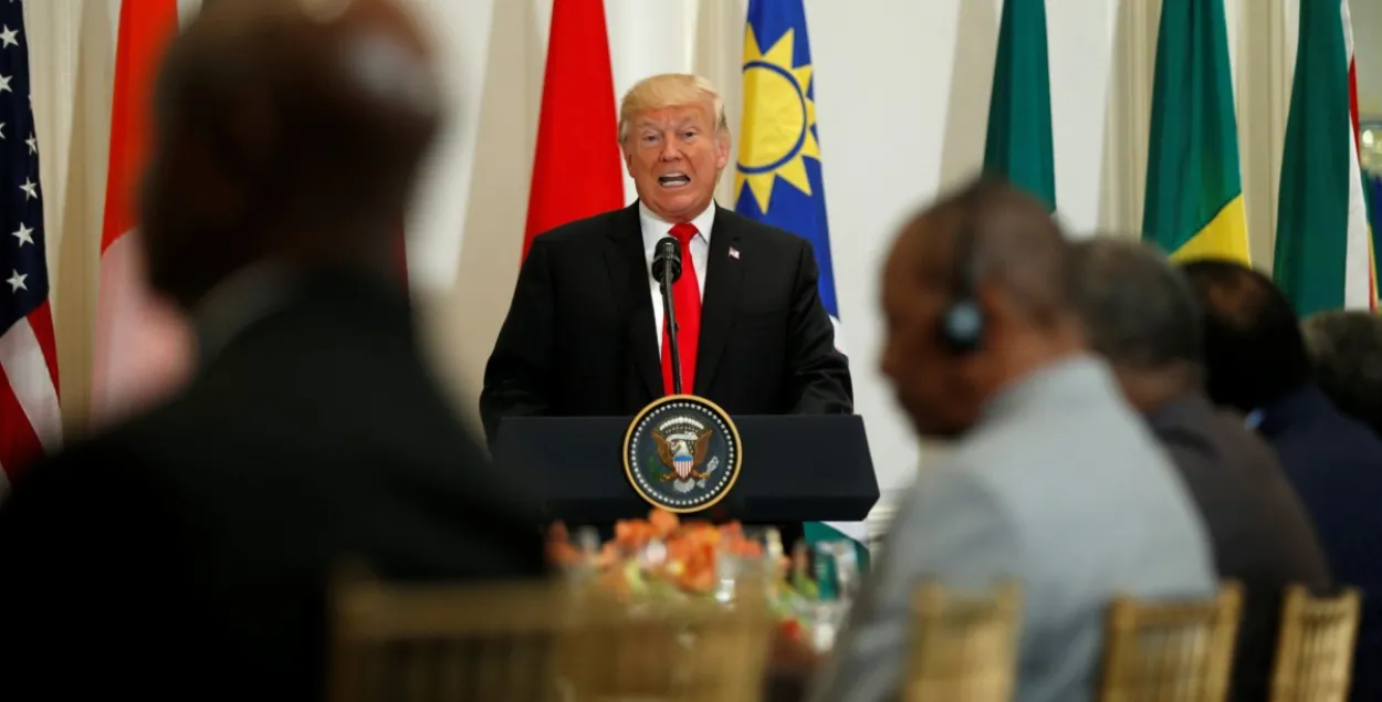 Трамп на сустрэчы з лідарамі Афрыкі двойчы назваў неіснуючую краіну (відэа)