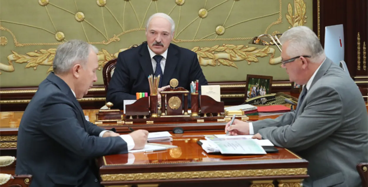 Василий Жарко, Александр Лукашенко и министр образования Игорь Карпенко. Фото: president.gov.by​