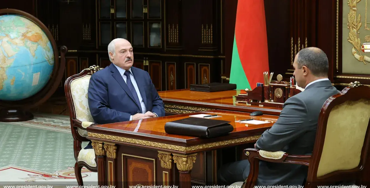 Лукашенко выслушал доклад старшего сына 