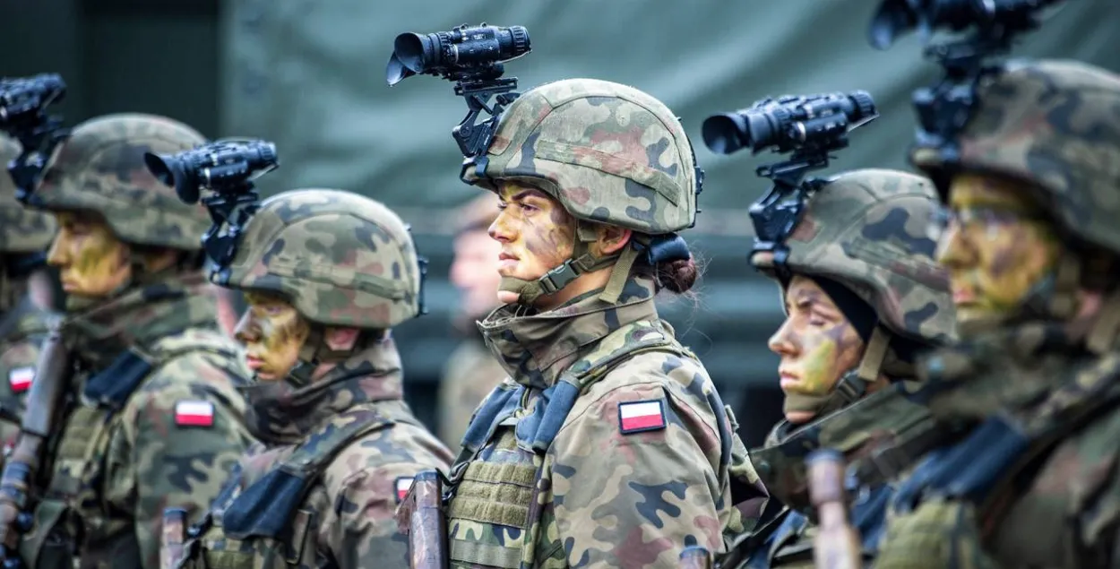 Польша начала военные учения в условиях "гибридной атаки Беларуси"