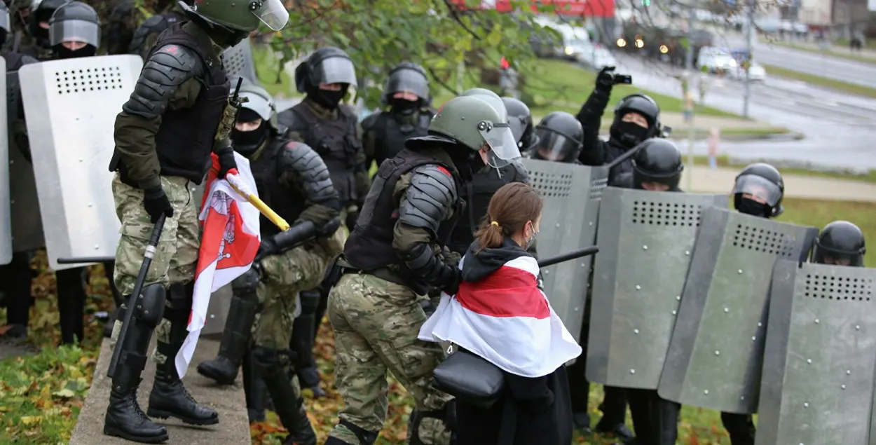 Протесты в Минске, ноябрь 2020-го / Reuters