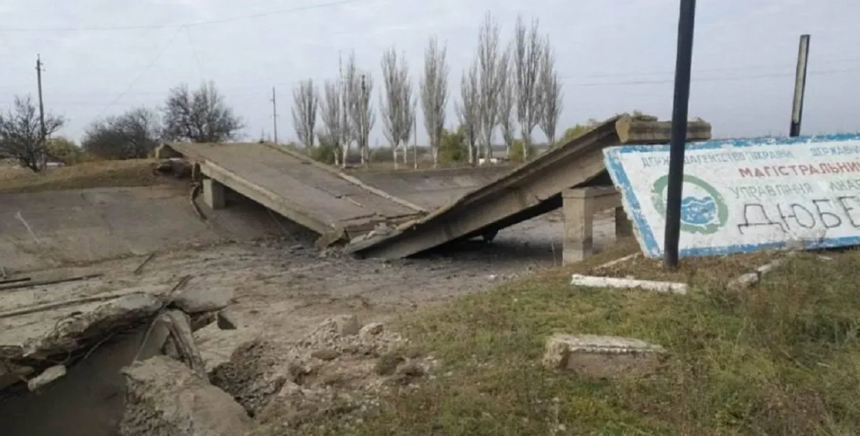 Адзін з падарваных мастоў / t.me/zsuwar
