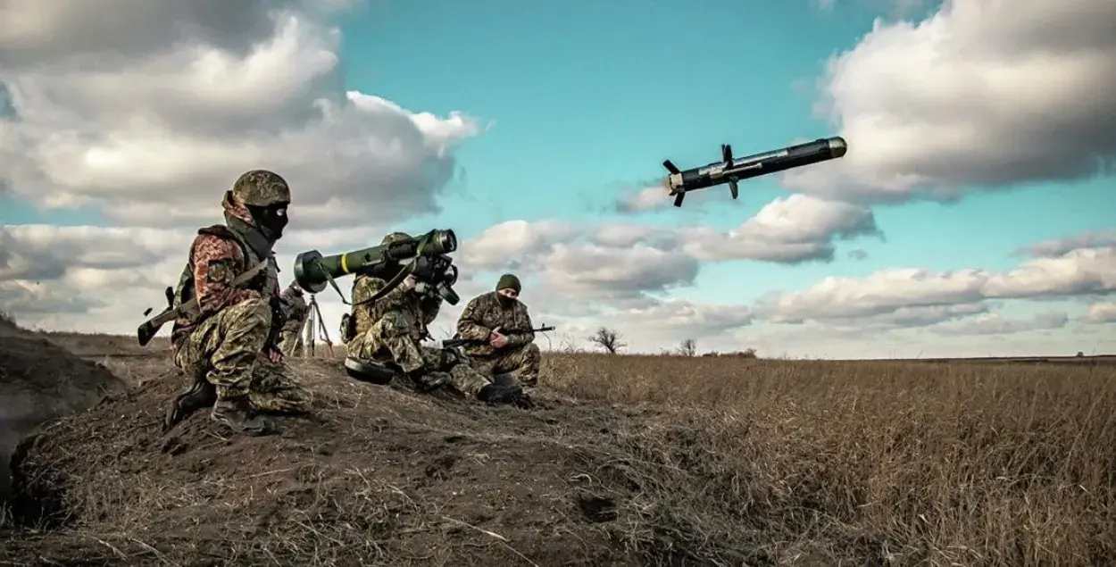 Подоляк о том, почему ЕС тянет с поставками оружия Украине