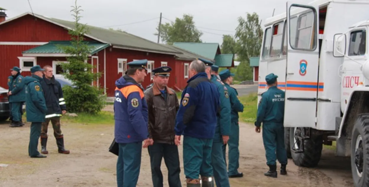 Один из детей, чья лодка перевернулась на Сямозере, мог заблудиться в лесу  | Новости Беларуси | euroradio.fm