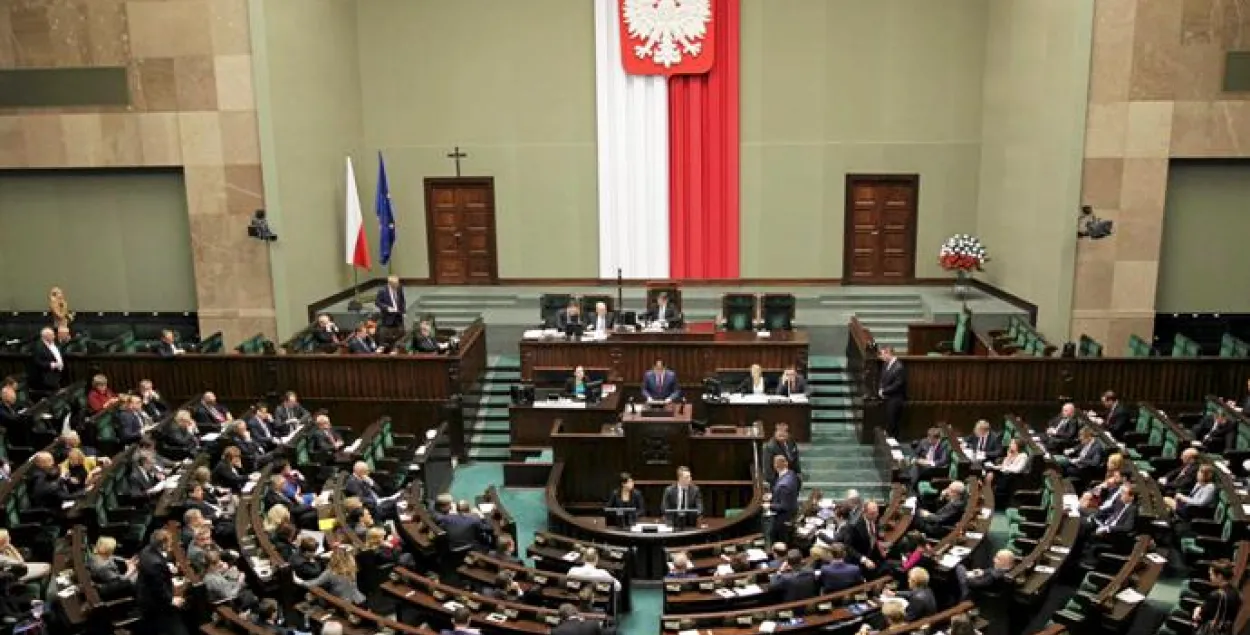 У Польшчы прынялі чарговы закон, які абмяжоўвае грамадзянскія правы