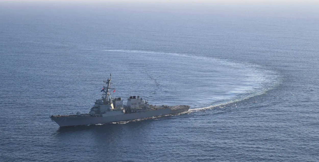 Американский ракетный эсминец в Атлантическом океане. Фото: Reuters