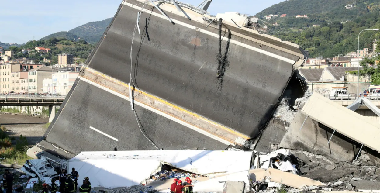 У Генуі, дзе абрынуўся мост, загінулі 37 чалавек