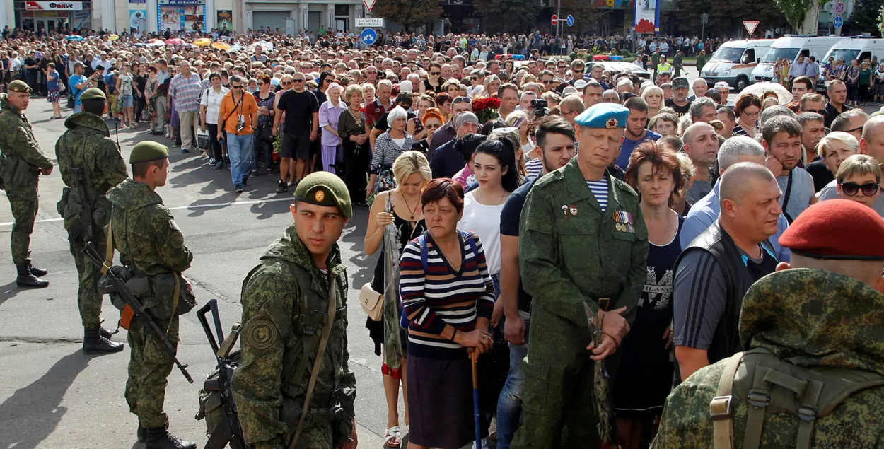 "ДНР" после Захарченко: как живут и что говорят жители оккупированных территорий