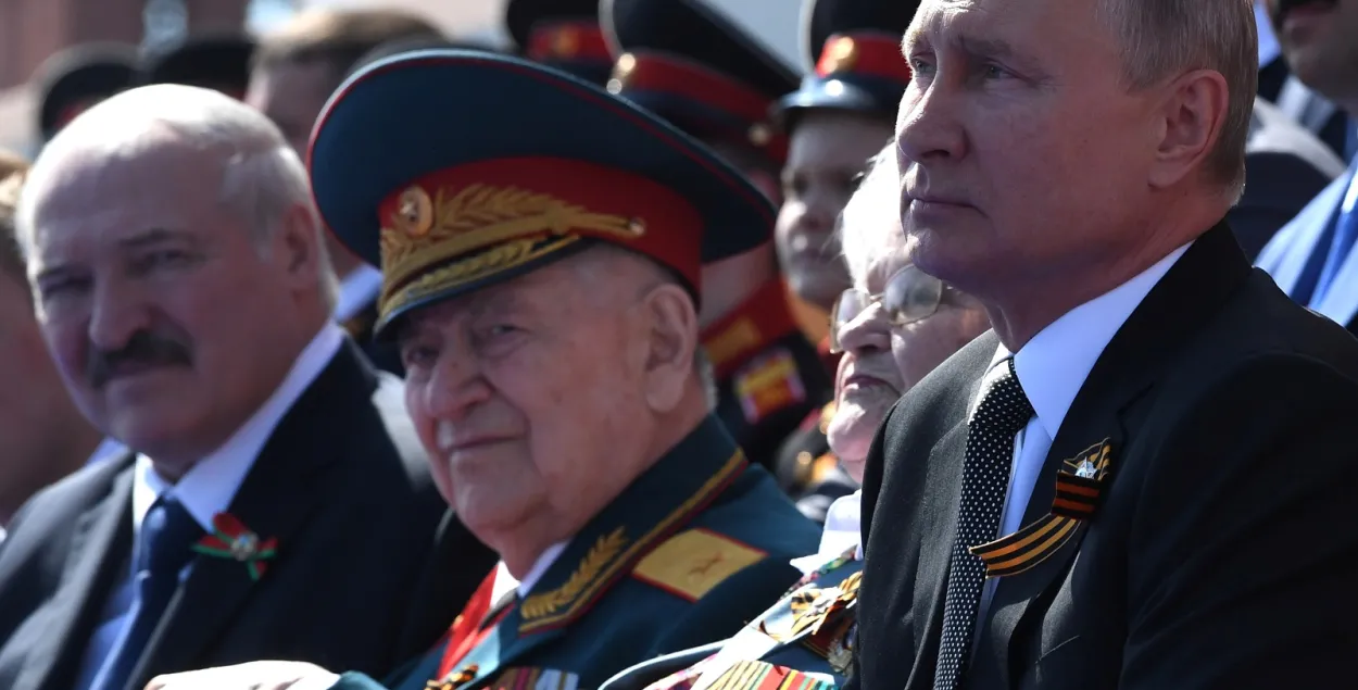 Александр Лукашенко и Владимир Путин на параде в Москве, 24 июня 2020-го / Reuters​