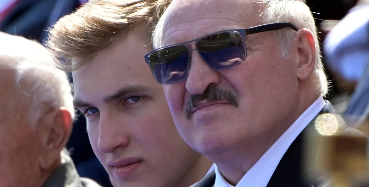 После зачисления в Лицей БГУ Николай ездил с отцом в Москву на парад / Reuters