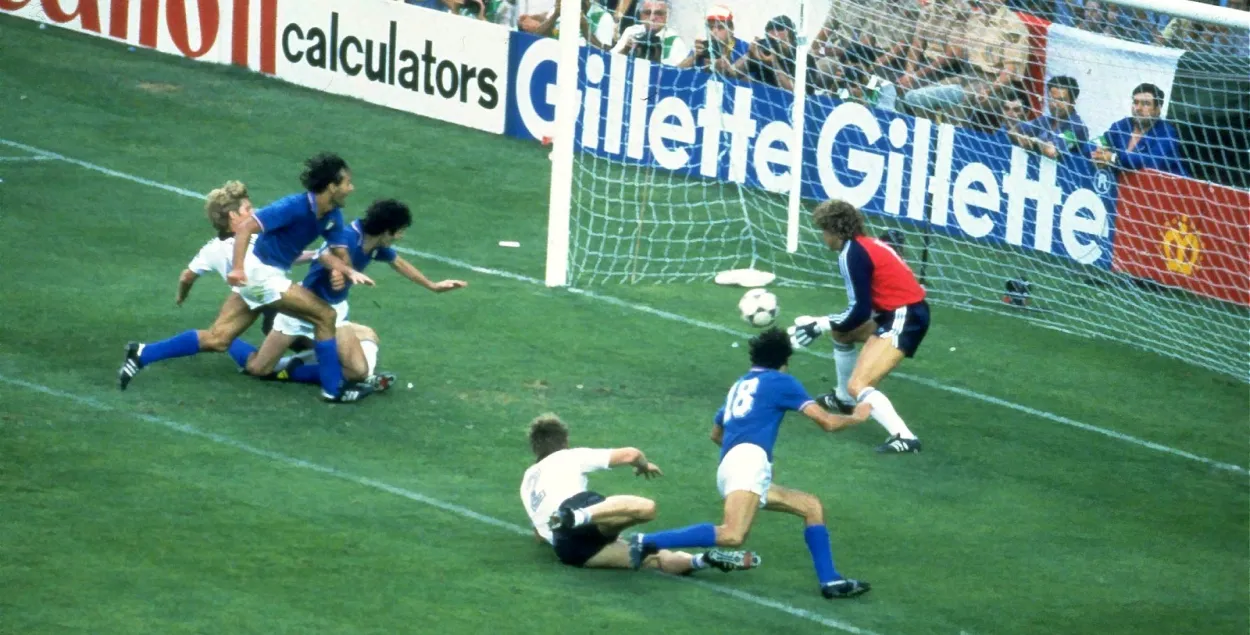Финал чемпионата мира 1982-го. Италия &mdash; Германия. Атакует Паоло Росси / Reuters​