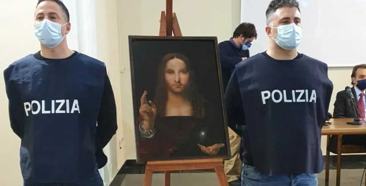 Полицейские возле найденной картины / Polizia di Stato/Handout via REUTERS