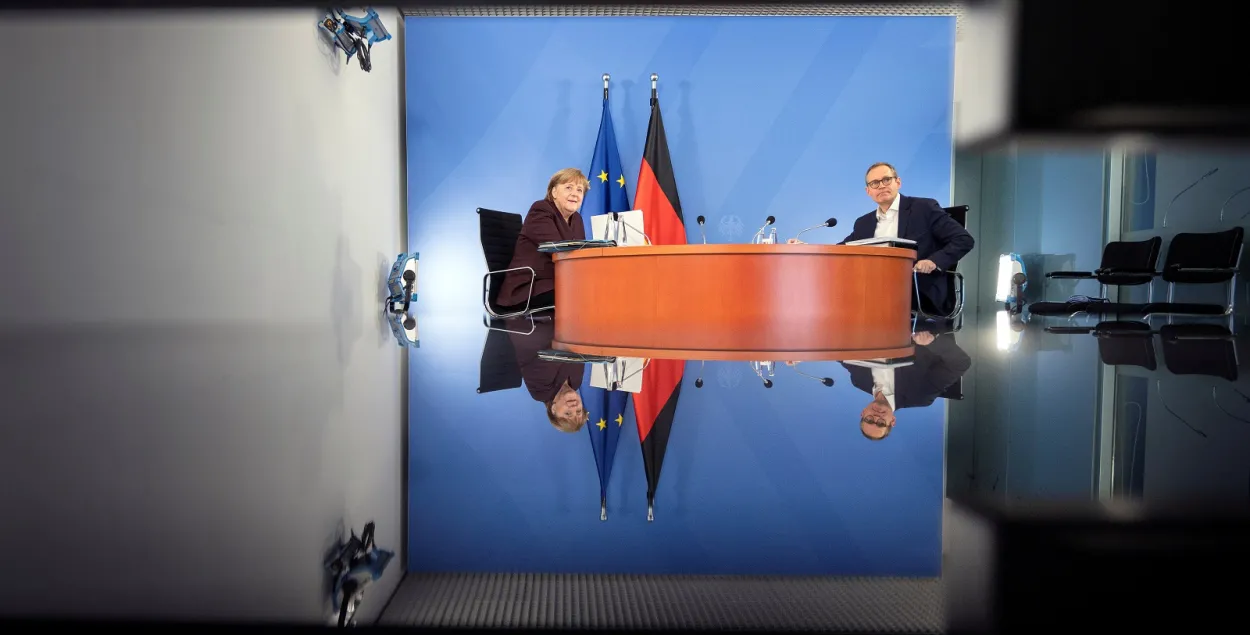 Ангела Меркель во время видеоконференции / Reuters