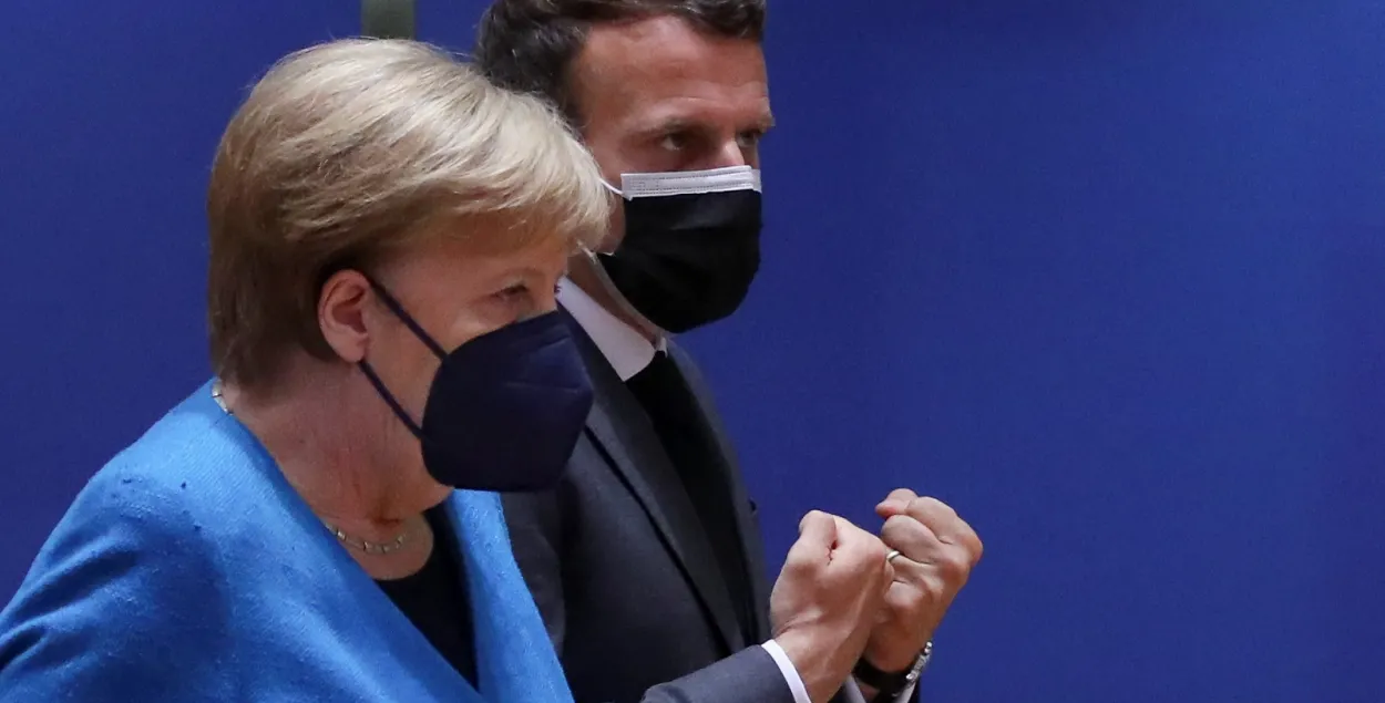 Канцлер Германии Ангела Меркель и президент Франции Эммануэль Макрон / Reuters