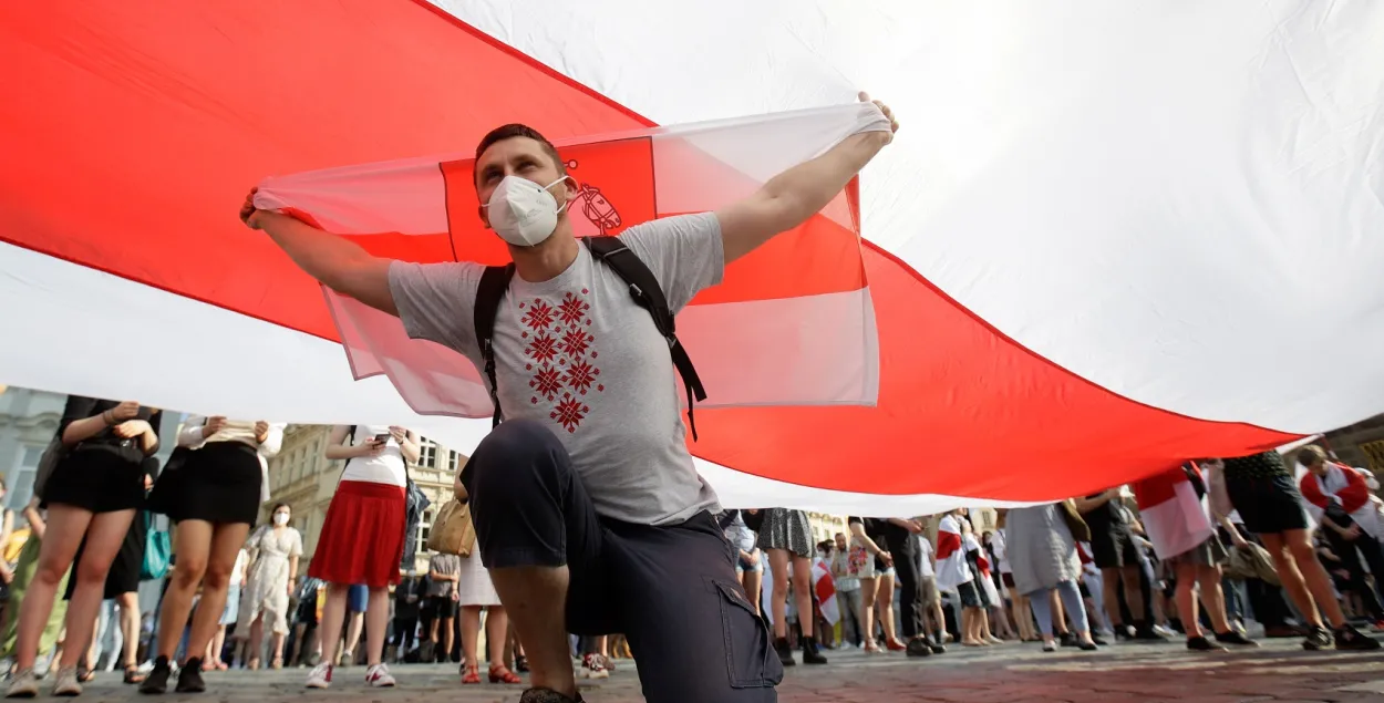У Празе на акцыю салідарнасці з Беларуссю прыйшлі сотні людзей