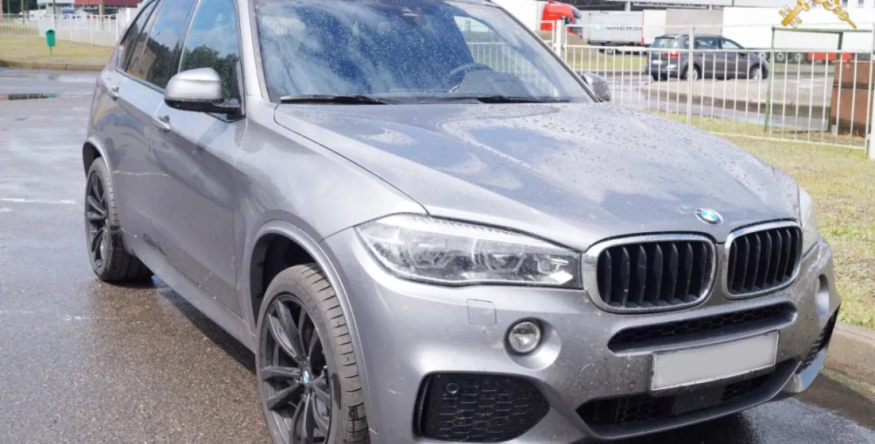 Россиянка приехала в Беларусь из Литвы на BMW X5, который ищет Интерпол |  Новости Беларуси | euroradio.fm