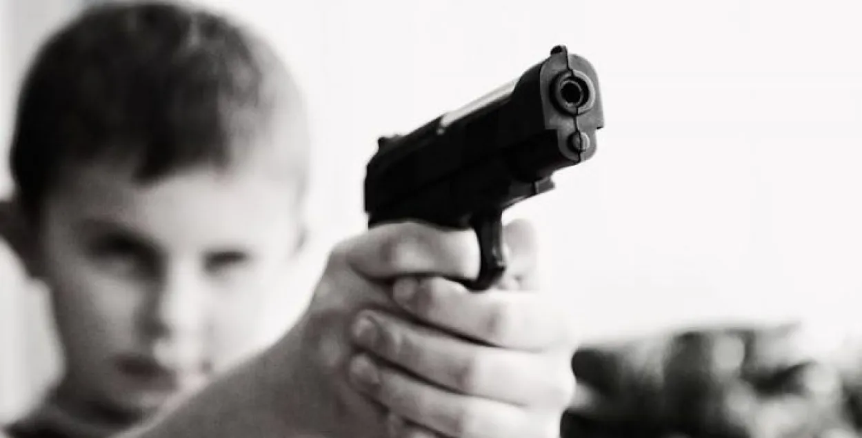 У ЗША трохгадовы хлопчык застрэліў з пісталета малодшага брата