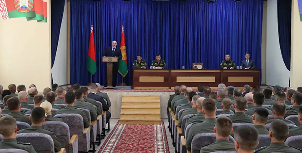 Десантники и Лукашенко / president.gov.by​