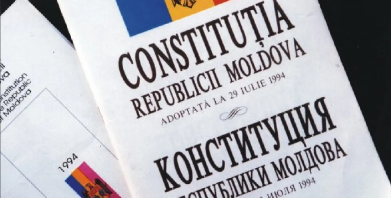 Правительство Молдовы поддержало решение признать румынский язык государственным