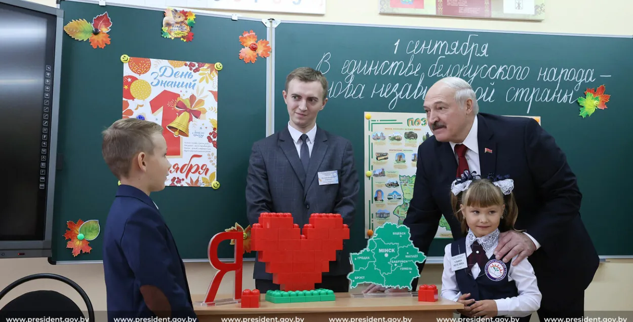 В бобруйскую школу, которую открывал лично Лукашенко, срочно требуются  учителя | Новости Беларуси | euroradio.fm