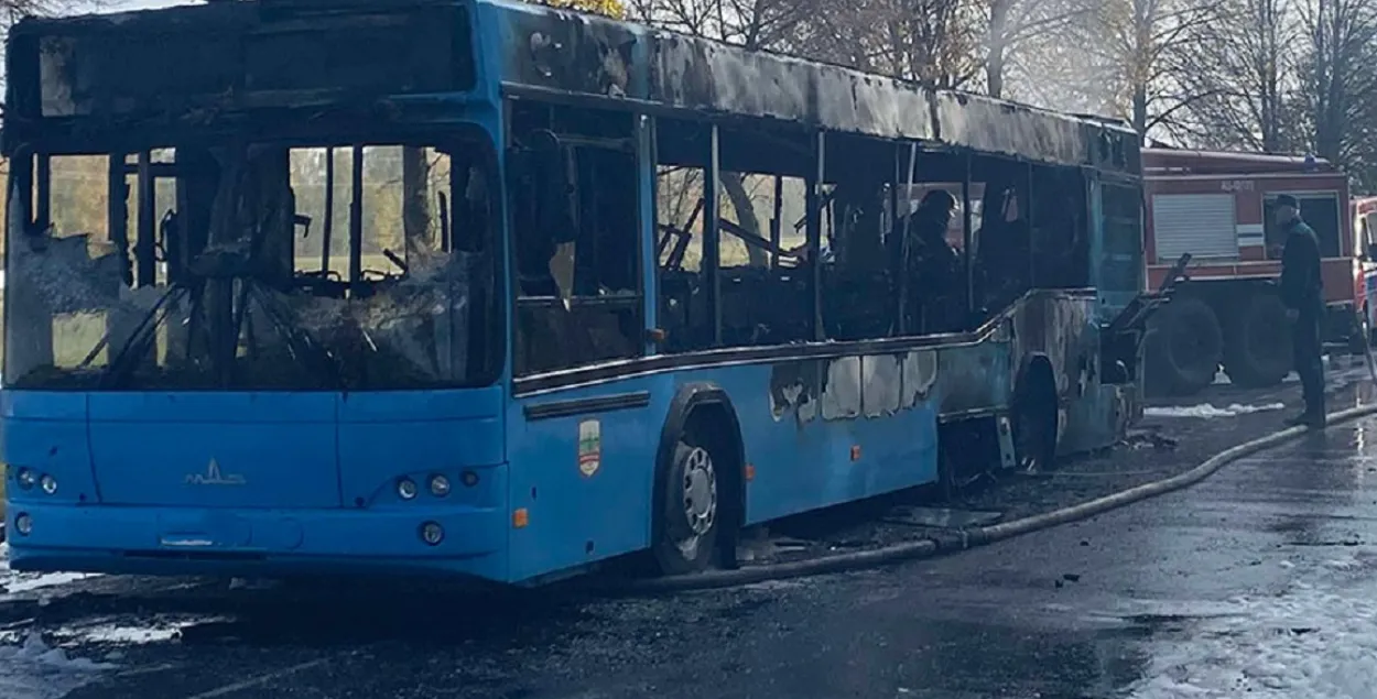 Автобус МАЗ сгорел / nashkraj.by
