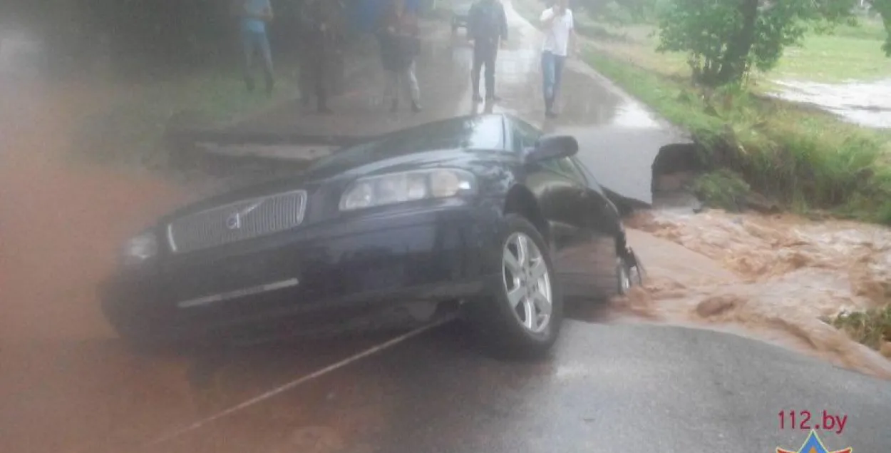 Ратавальнікі распавялі пра наступствы шквалістага ветру і навальніц у Беларусі