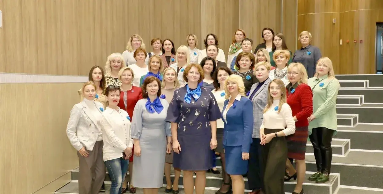Активискти Белорусского союза женщин концерна "Беллегпром" / МЧС
