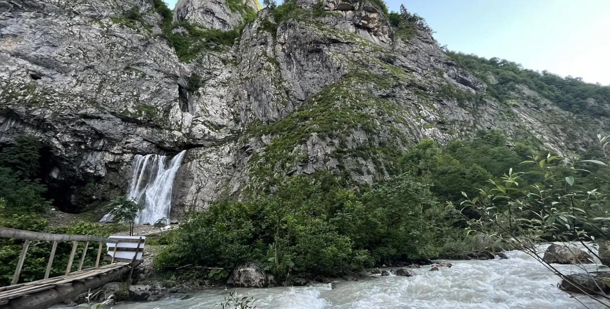 В районе Гегского водопада / facebook.com/MCHS.Abkhazia/
