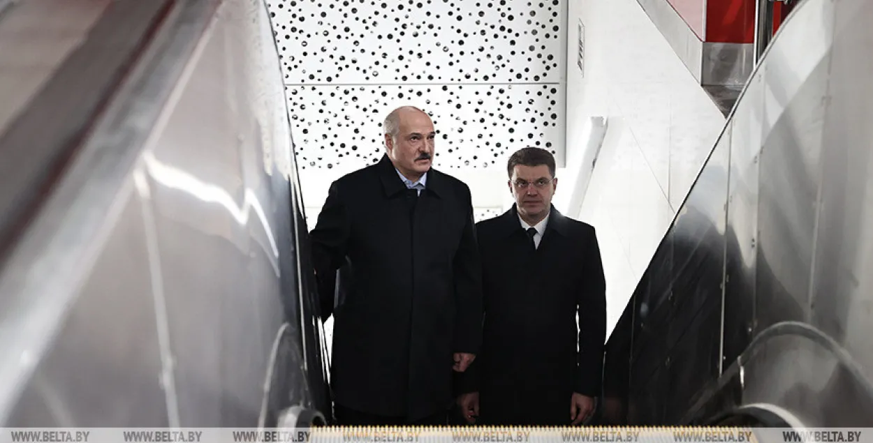 Лукашенко в метро / БЕЛТА