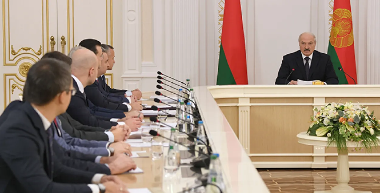 President Alexander Lukashenka at a meeting on IT-industry development on 11 December 2017. Photo: president.gov.by