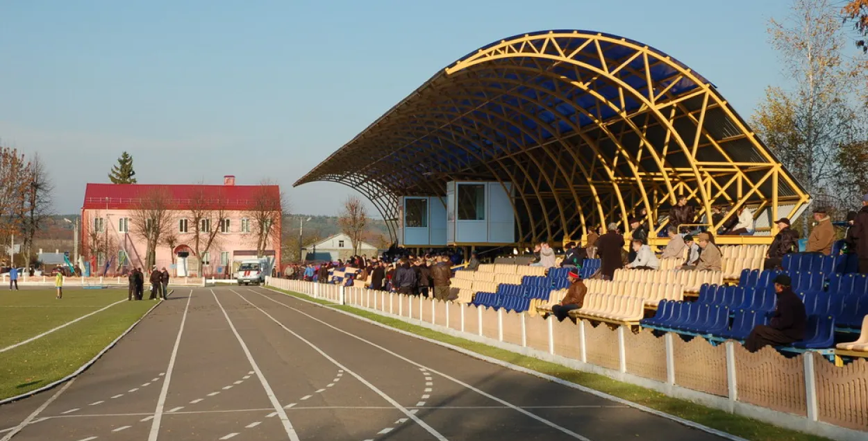 У Беларусі штрафуюць за тое, што не адразу ўстаў падчас выканання гімна