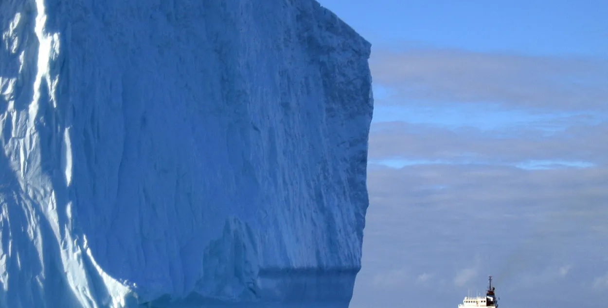 Навукоўцы паказалі гіганцкі айсберг, які адкалоўся ад Антарктыды (відэа)