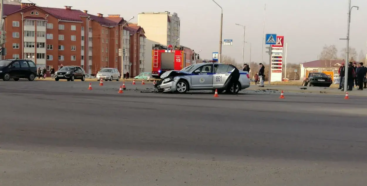 В Молодечно попал в аварию автомобиль милиции, два человека пострадали |  Новости Беларуси | euroradio.fm