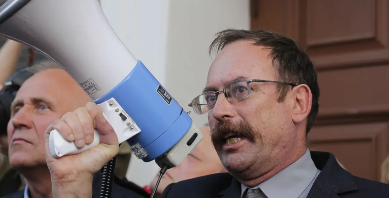 У Мінску затрымалі і моцна збілі Вячаслава Сіўчыка